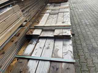 Ca. 32x Douglas Wisselsponning/Halfhoutsrabat, 18x185mm, lengte 22/300